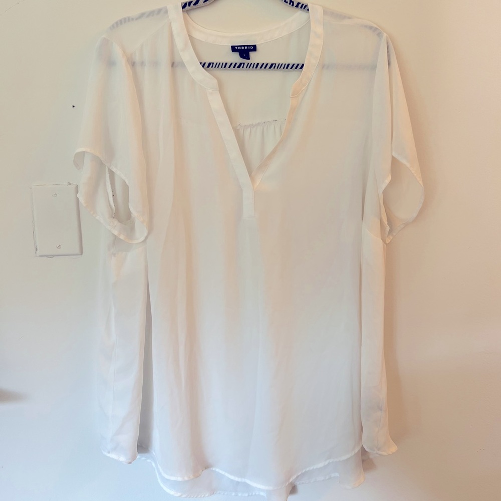 Torrid White short sleeved top